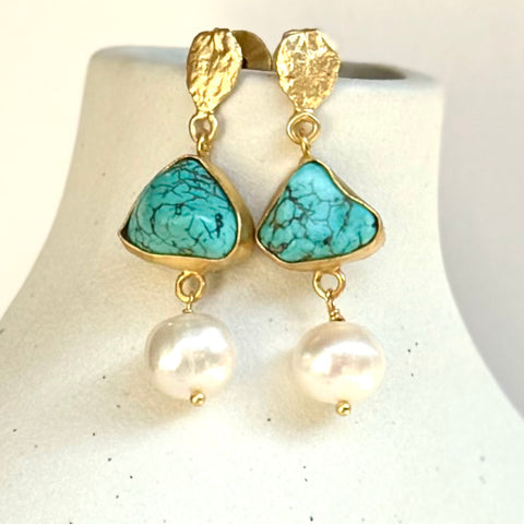 Leoni & Vonk howlite, pearl and gold stud earrings on a white background