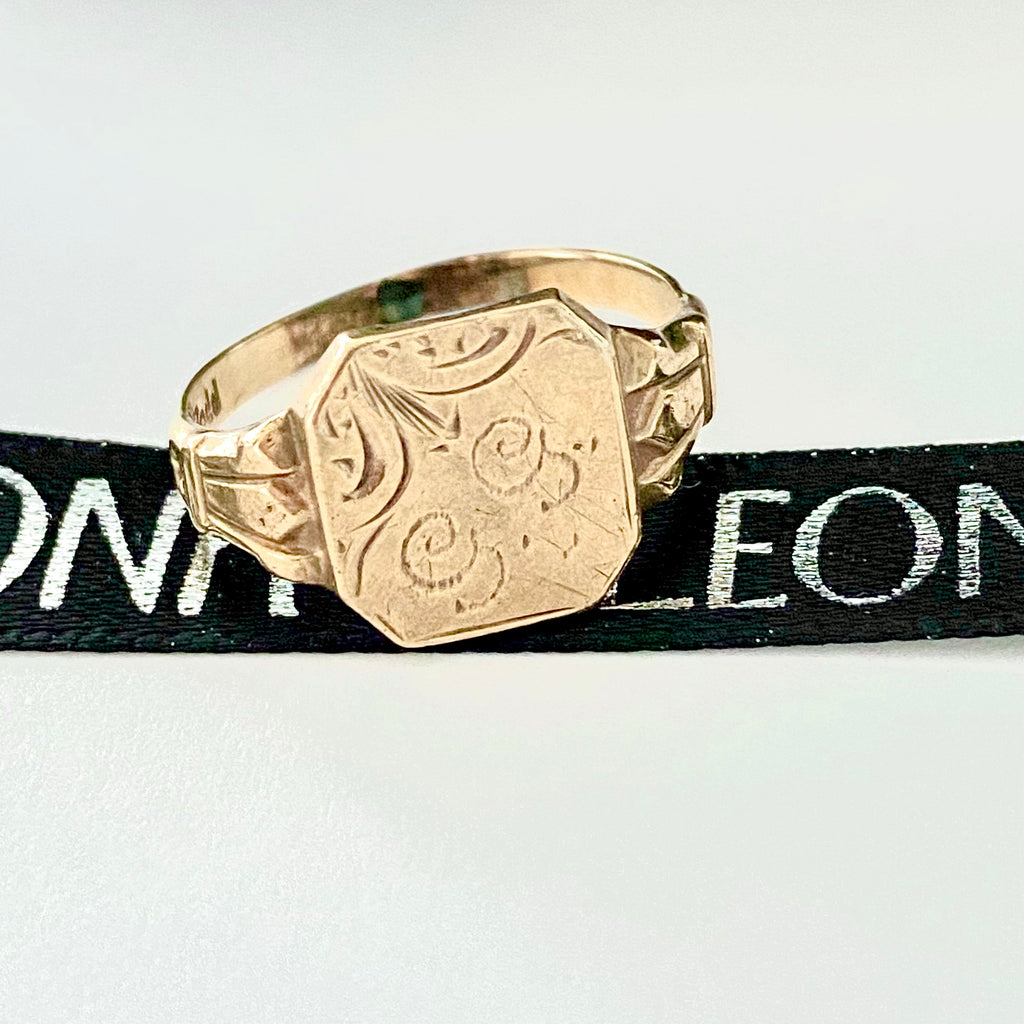 Leoni & Vonk vintage 9ct gold Rodd signet ring with Leoni & Vonk ribbon