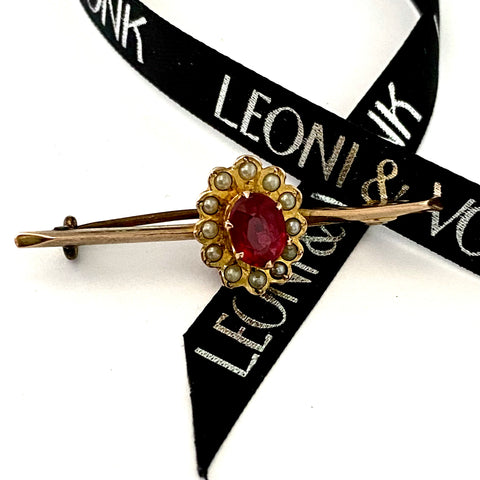 Leoni & Vonk 9ct gold, red paste stone and seed pearl antique brooch with Leoni & Vonk ribbon