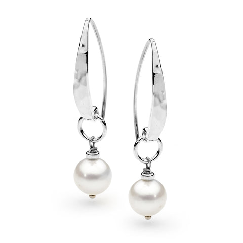 Image of Leoni & Vonk sterling silver and pearl Audrey earring photographed abasing a white background