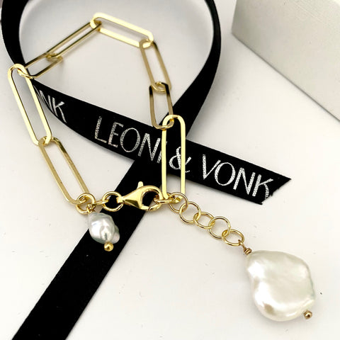 Leoni & Vonk gold bracelet with keshi pearls and Leoni & Vonk ribbon